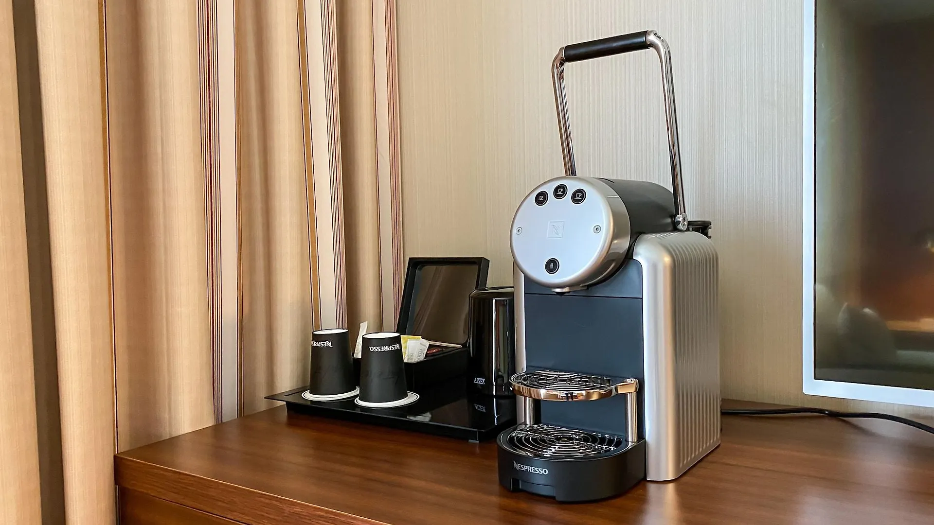 Nash Airport Hotel Meyrin 4*,  Switzerland