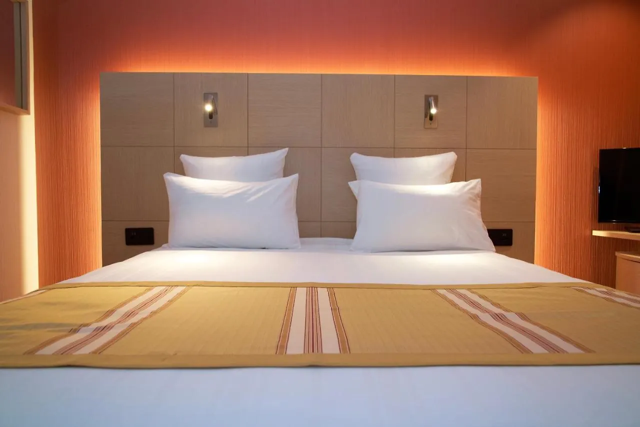 Nash Airport Hotel Meyrin