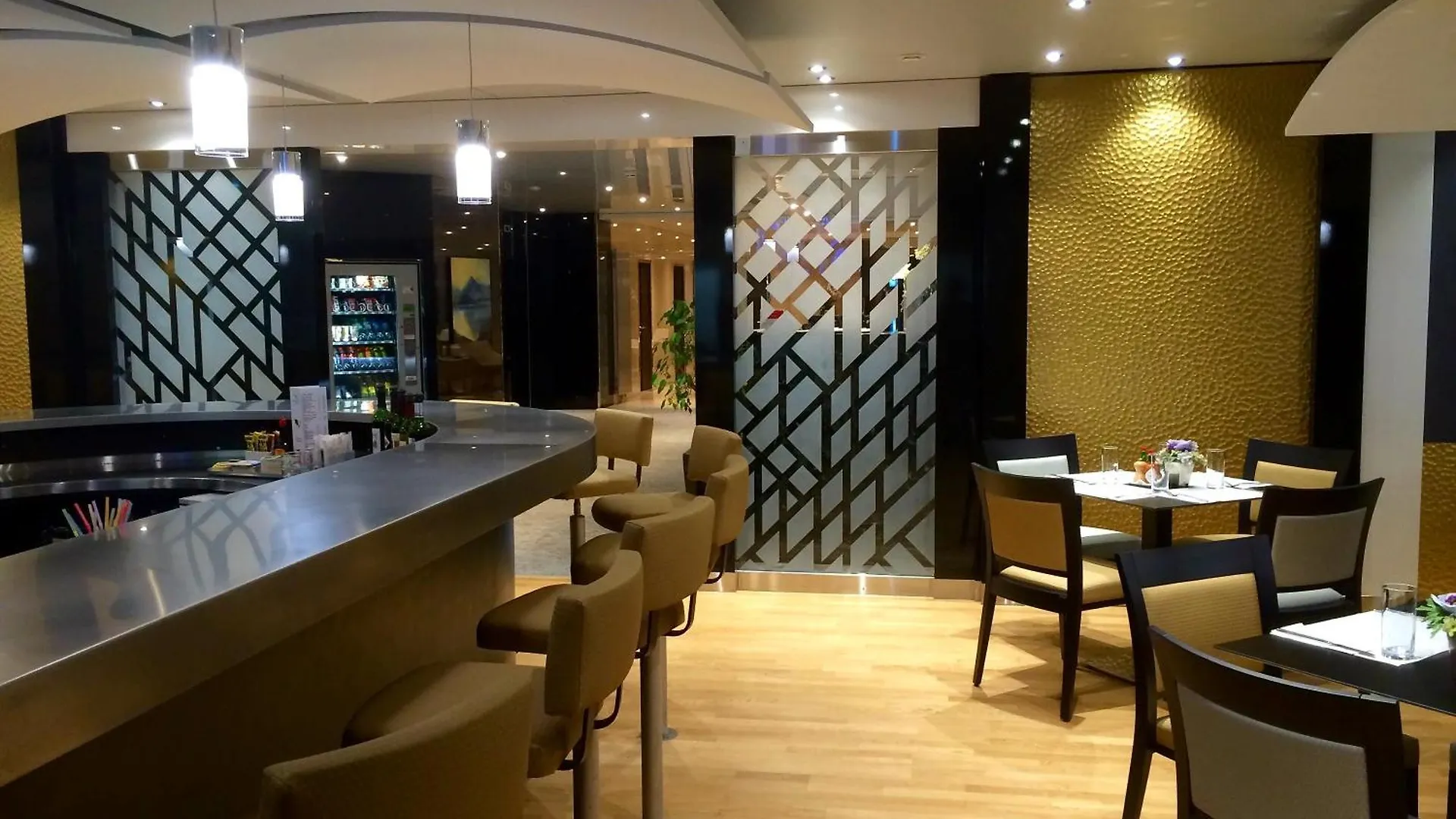 Nash Airport Hotel Meyrin