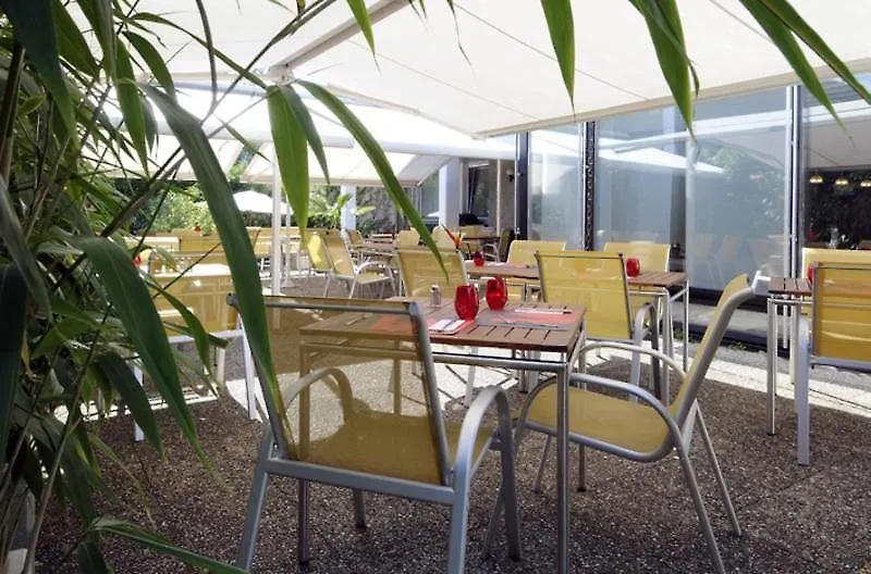 Nash Airport Hotel Meyrin