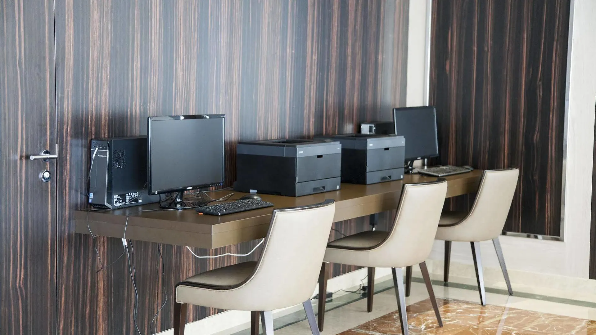 Nash Airport Hotel Meyrin