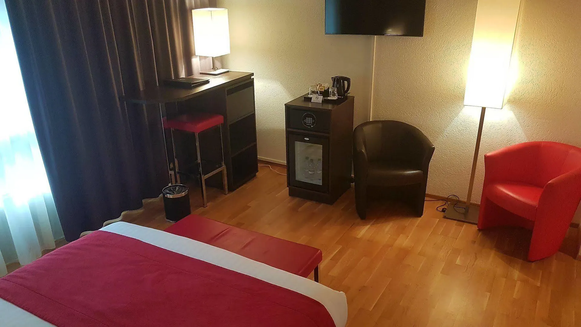 Nash Airport Hotel Meyrin 4*,  Suíça